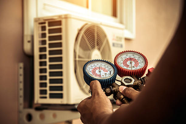 Professional Heat Pump Repair technician working in New Albany, OH